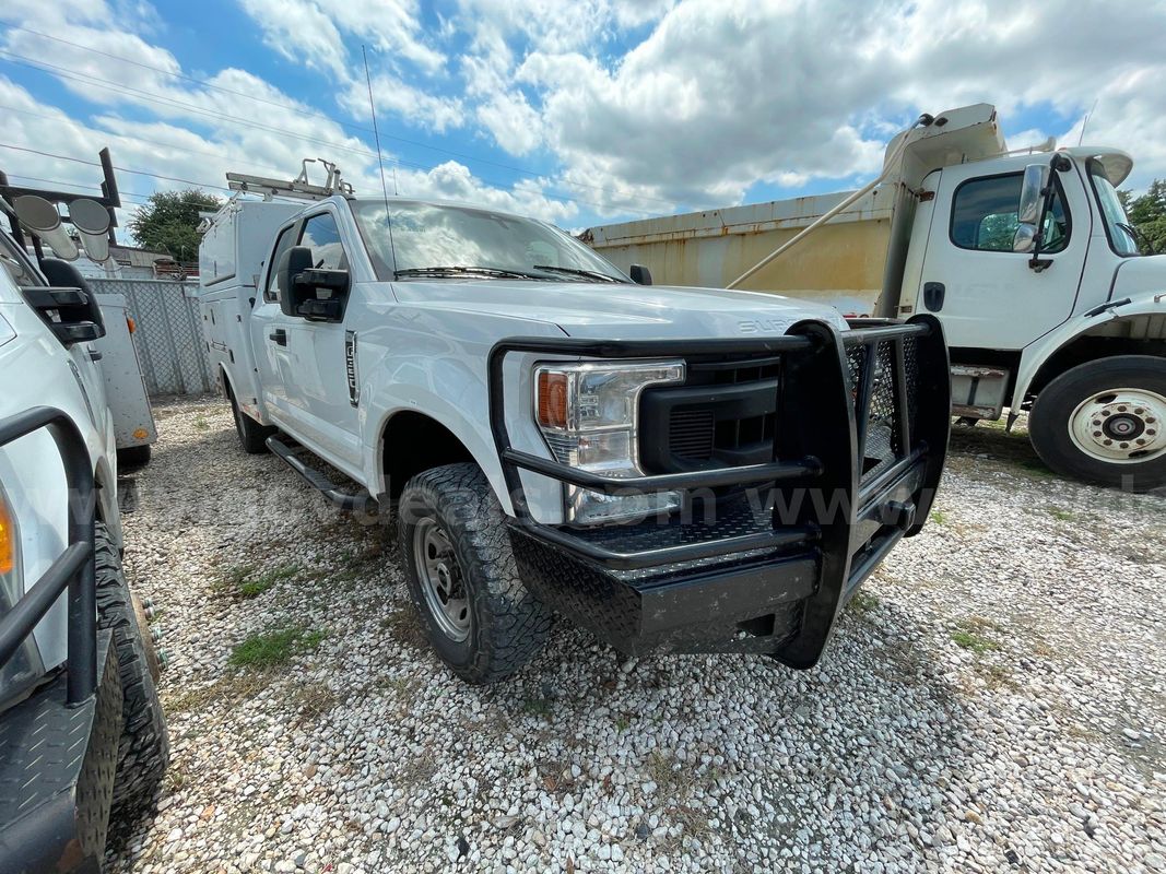 2020 Ford F-350 SD XL SuperCab 4WD w/BrandFx Bed