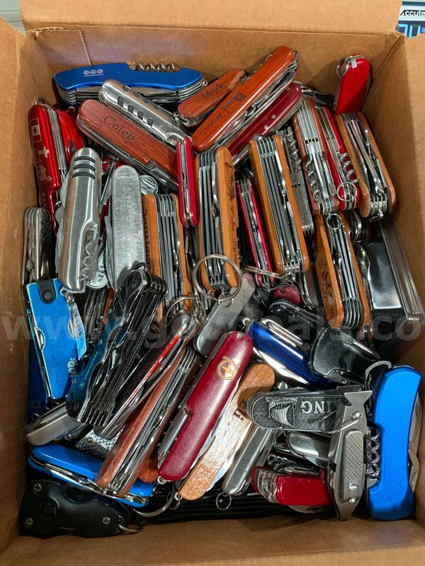 Miscellaneous Souvenir Knives/Multi-tools