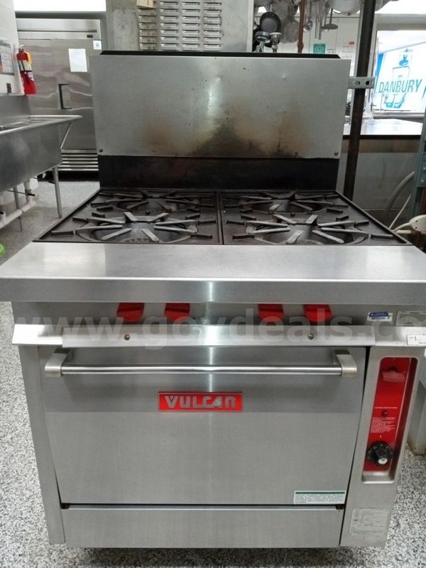 Vulcan Commercial Stove/4 Burner Range