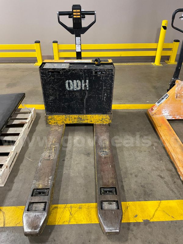 Yale Electric Pallet Jack
