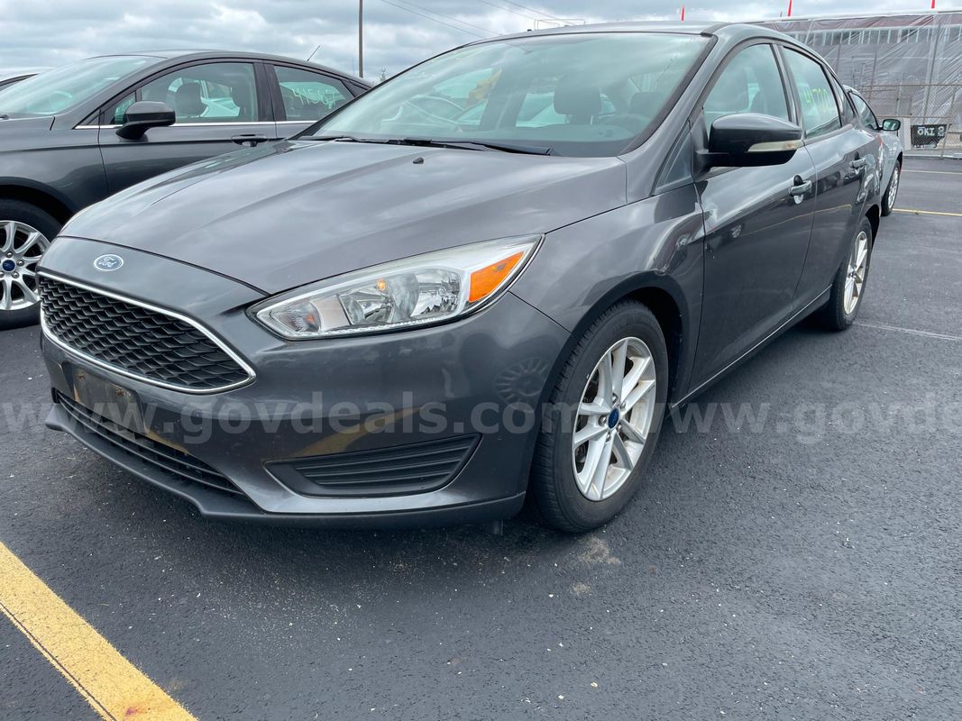 2015 Ford Focus SE SEDAN 4-DR, 2.0L L4 *UNDER 60K MILES!