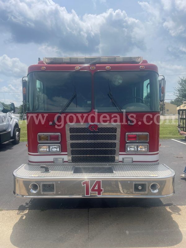 CITY LOT 7: 2006 Spartan 1500 GPM Pumper Truck