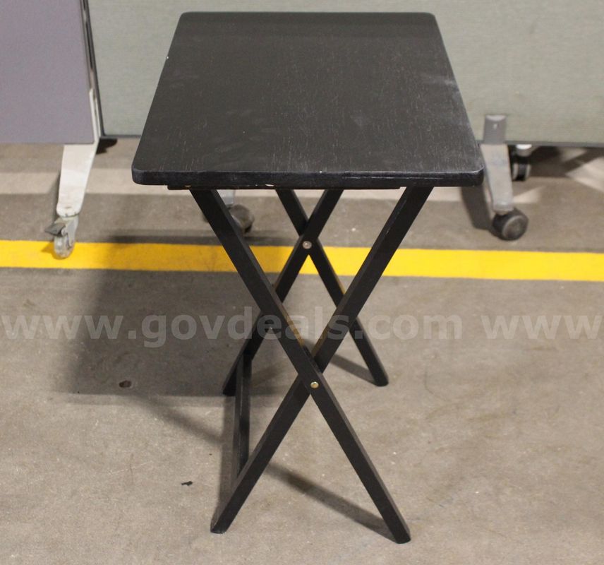 (1) Folding Side Table
