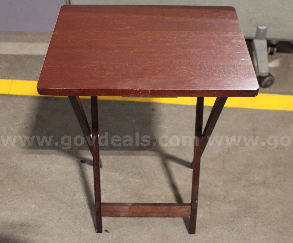 (1) Folding Side Table