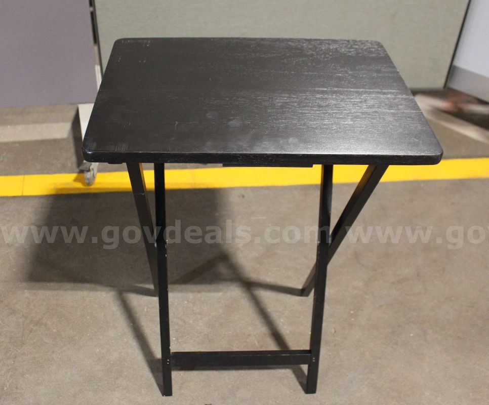 (1) Folding Side Table