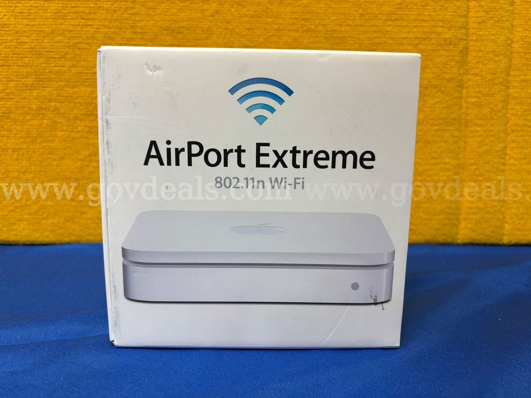 (1) Apple AirPort Extreme 802.11n Wi-Fi