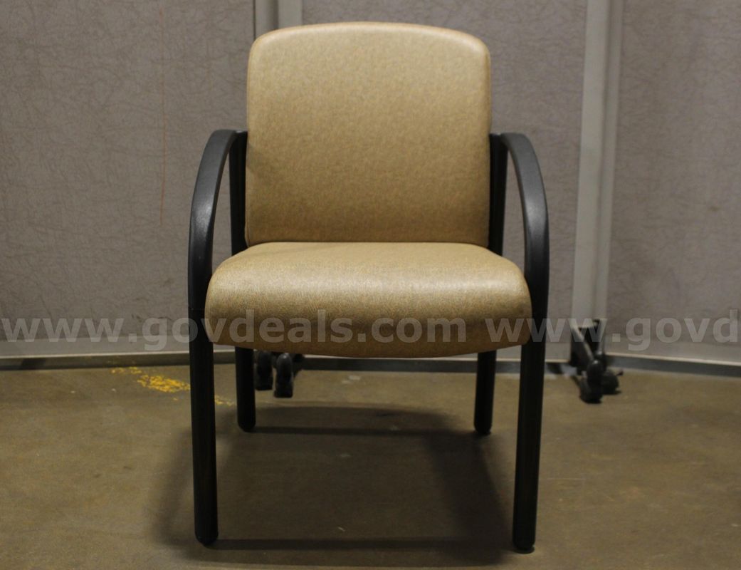 (1) Leland Guest/Reception Chair