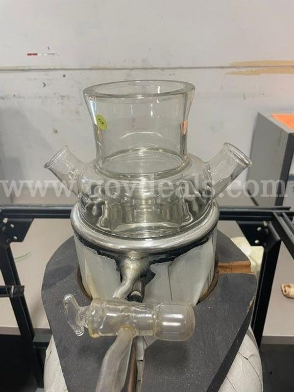 Glass Reactor with Holder Frame