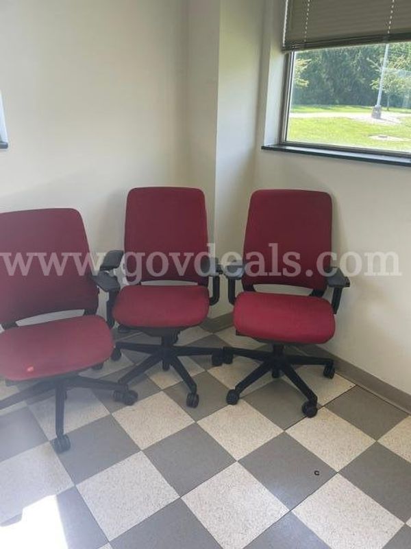 Lot of 3 Steelcase Leap Task Chairs in Red or Rouge