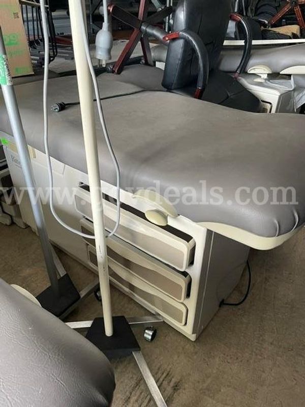 Lot of 17 Medical Exam Tables