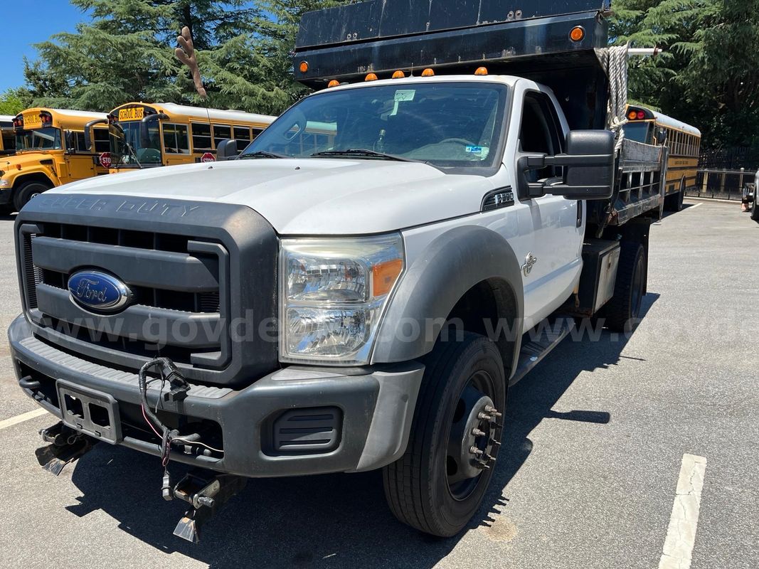 2015 Ford F550 with 9ft Dump Body