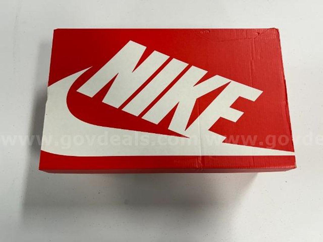 Lot of 1, Nike Air Max LTD 3 TXT, Wolf Grey in color, Size: 17