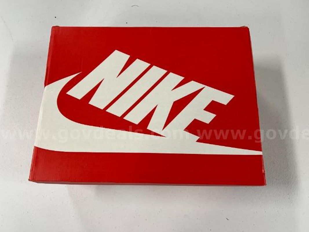 Lot of 1, Nike Air Max Goadome, Black in color. Size: 12