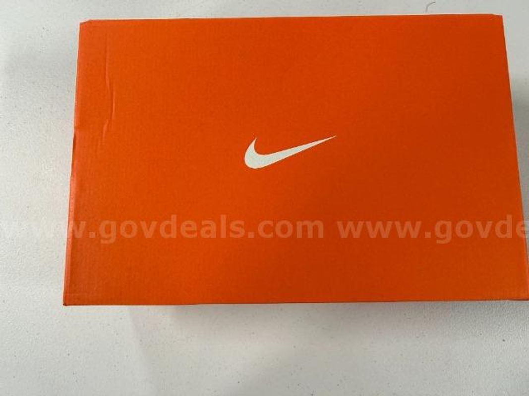 Lot of 1, Nike Air Zoom Pegasus 39 TB, White in color. Size: 11.5