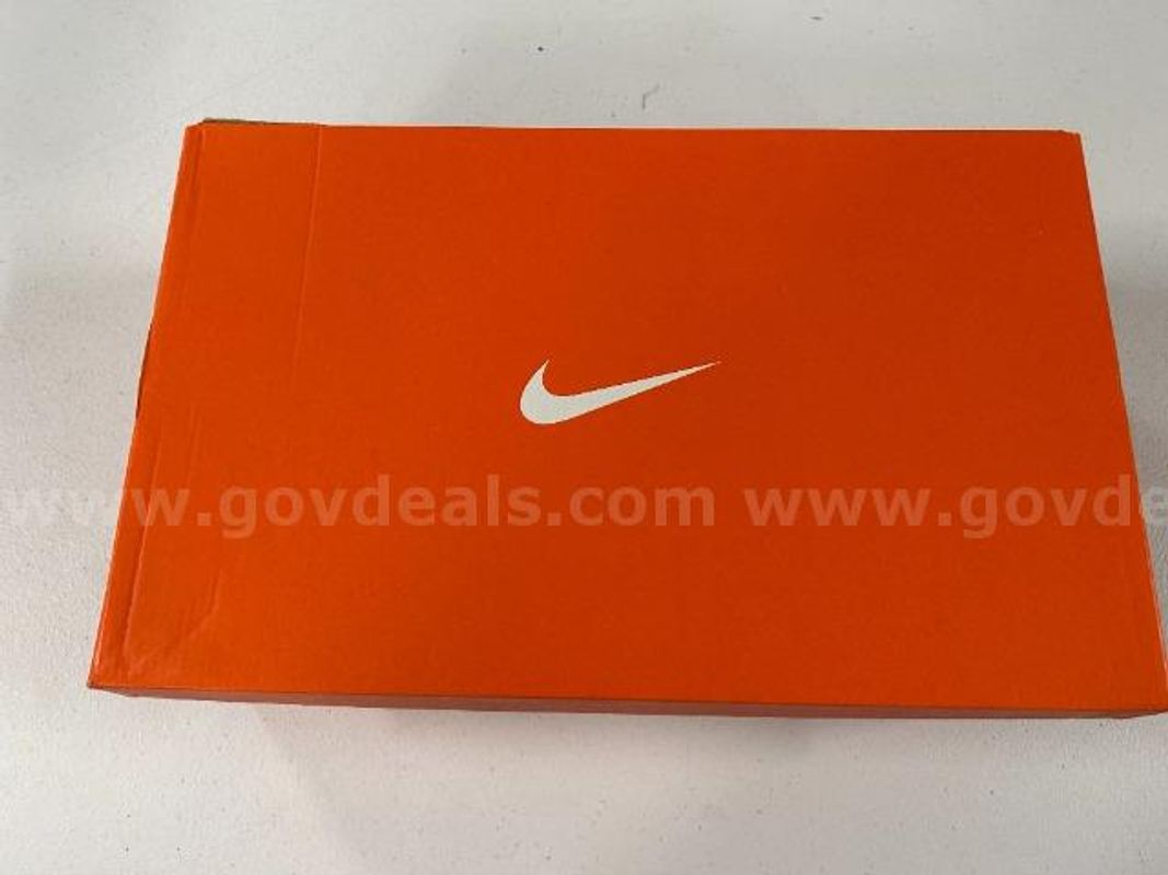 Lot of 1, Nike Air Zoom Pegasus 39 TB, White in color. Size: 16