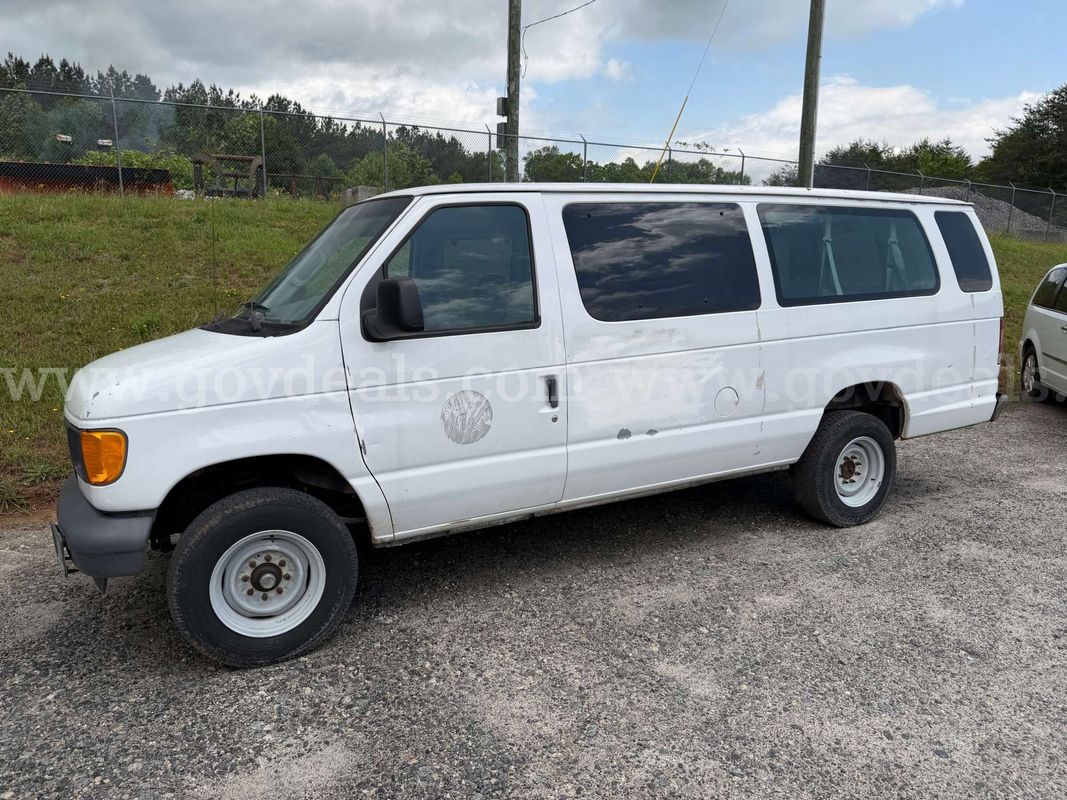 2005 E350 Ford Econoline Van