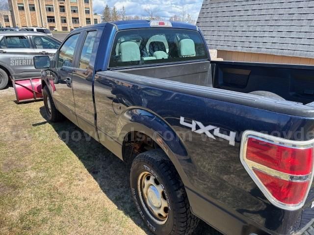2013 Ford F-150  Extended cab with snow plow