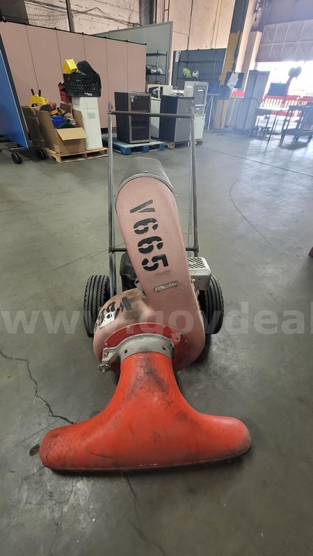 **** PARKER LEAF VACUUM **** (I)