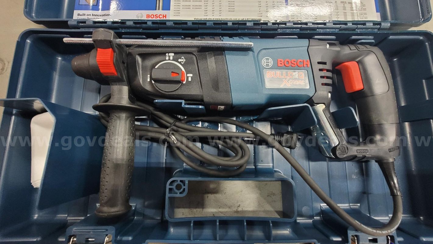 **** BOSCH BULLDOG XTREME ROTO HAMMER **** (I)