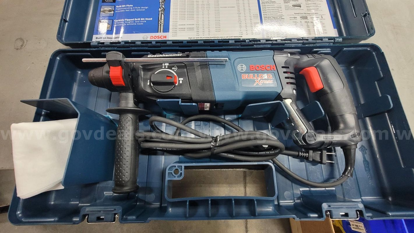 **** BOSCH BULLDOG XTREME ROTO HAMMER **** (I)