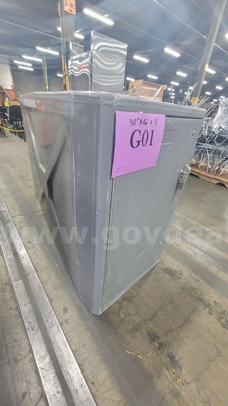 **** Bike Storage Locker Fiberglass **** (I)