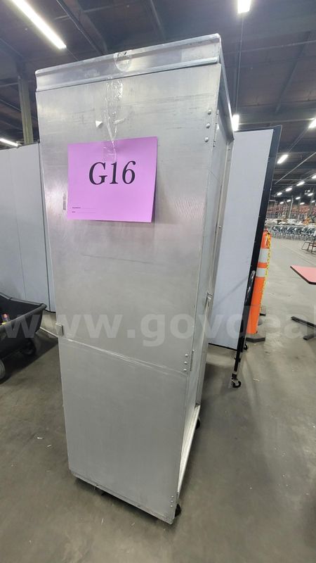 **** TRANSITRAY HOLDING CABINET **** (I)