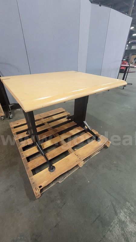 ****COMPUTER WORK DESK 6X32X28.5 INCHES **** (I)