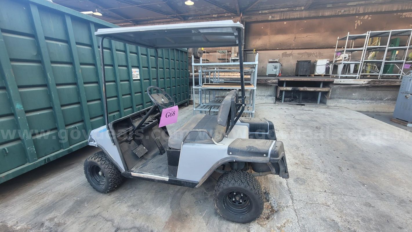 **** EZGO GOLF CART **** (I)