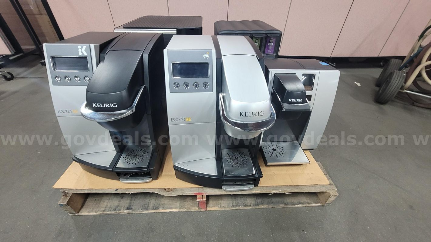 **** Assorted Commercial Coffee Maker By Lot **** (I)