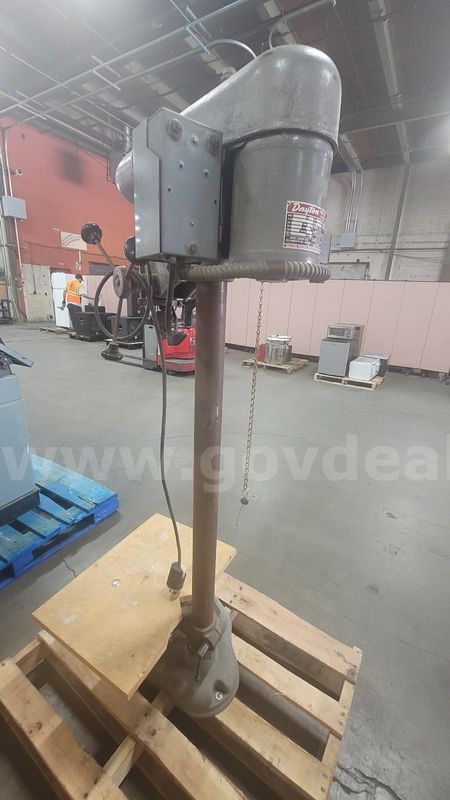 **** DAYTON DRILL PRESS MACHINERY **** (I)
