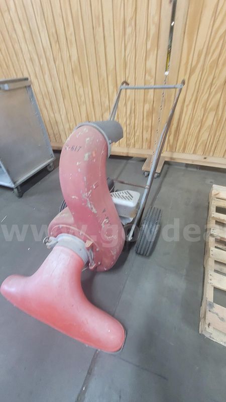 **** Parker Leaf Vacuum Turf Litter **** (I)