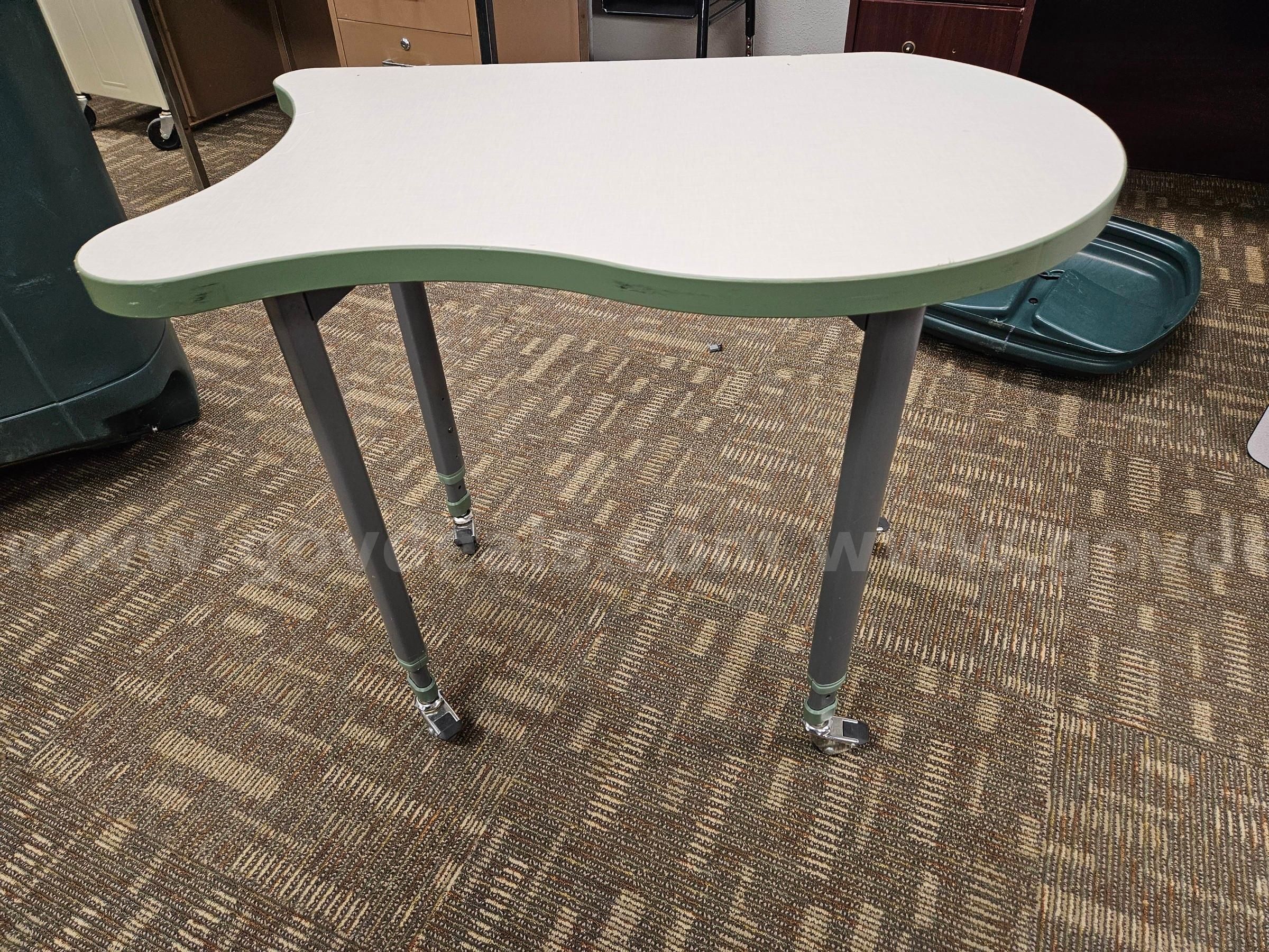 Flexible Student Desk / Collaborative Classroom Table on Casters