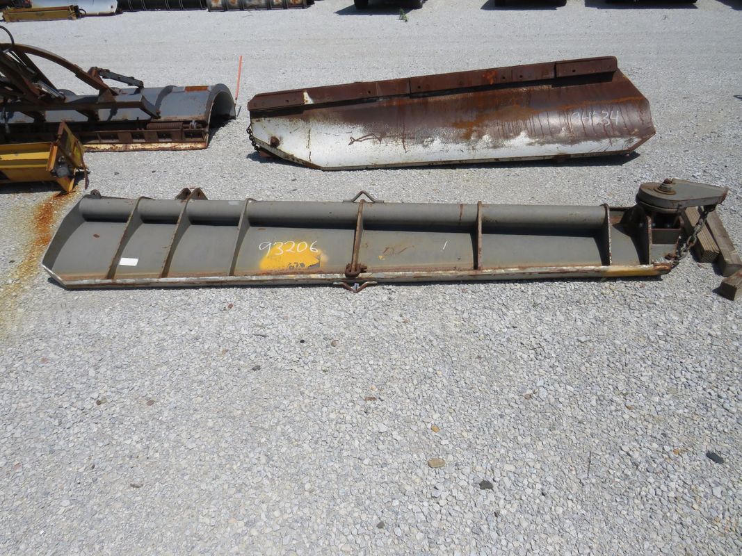 2003 Volvo Snow Plow