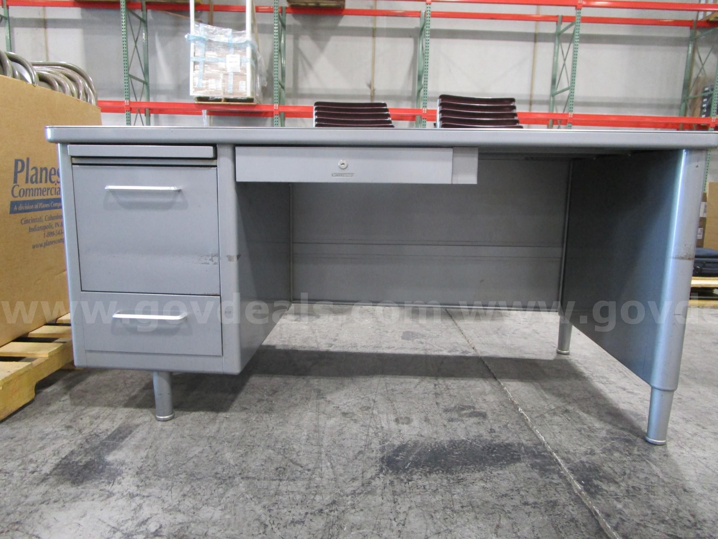 Desk (C)