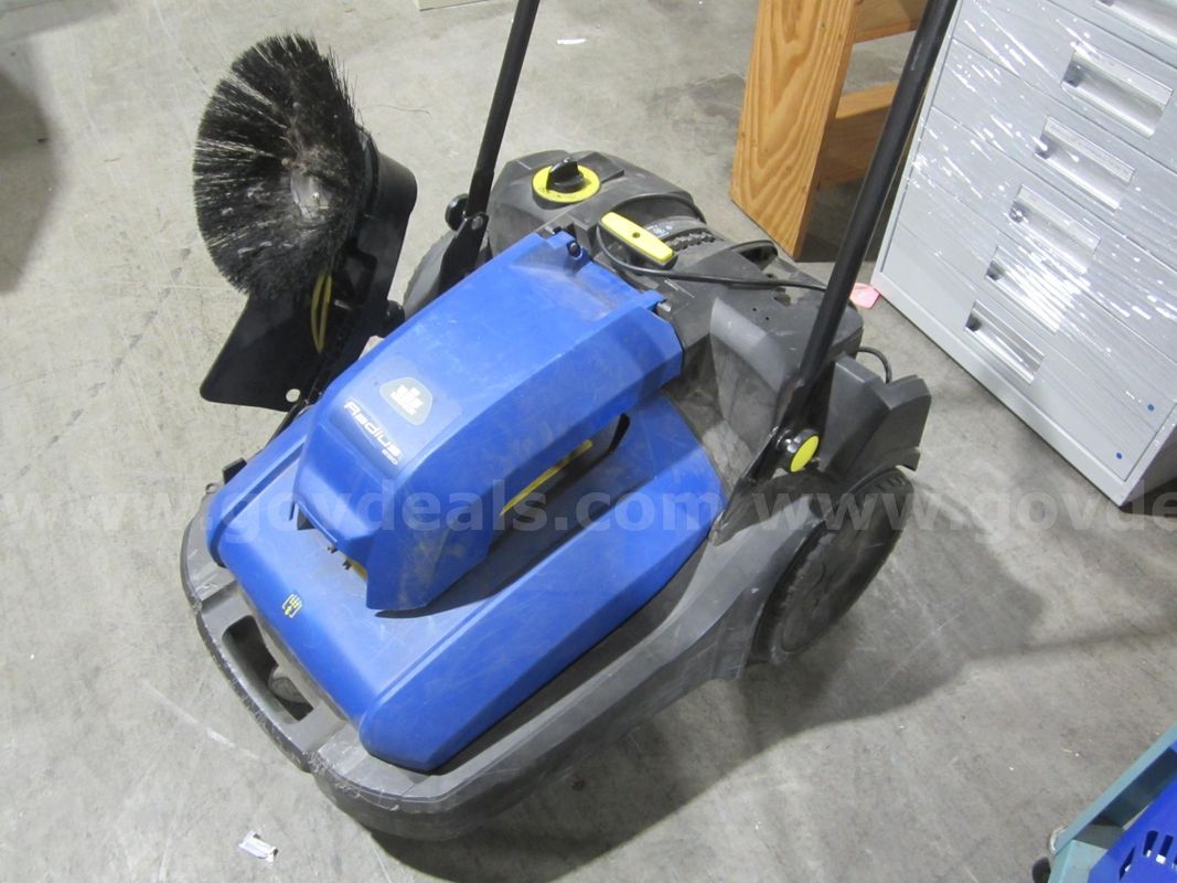 WINDSOR FLOOR SWEEPER LOT 467