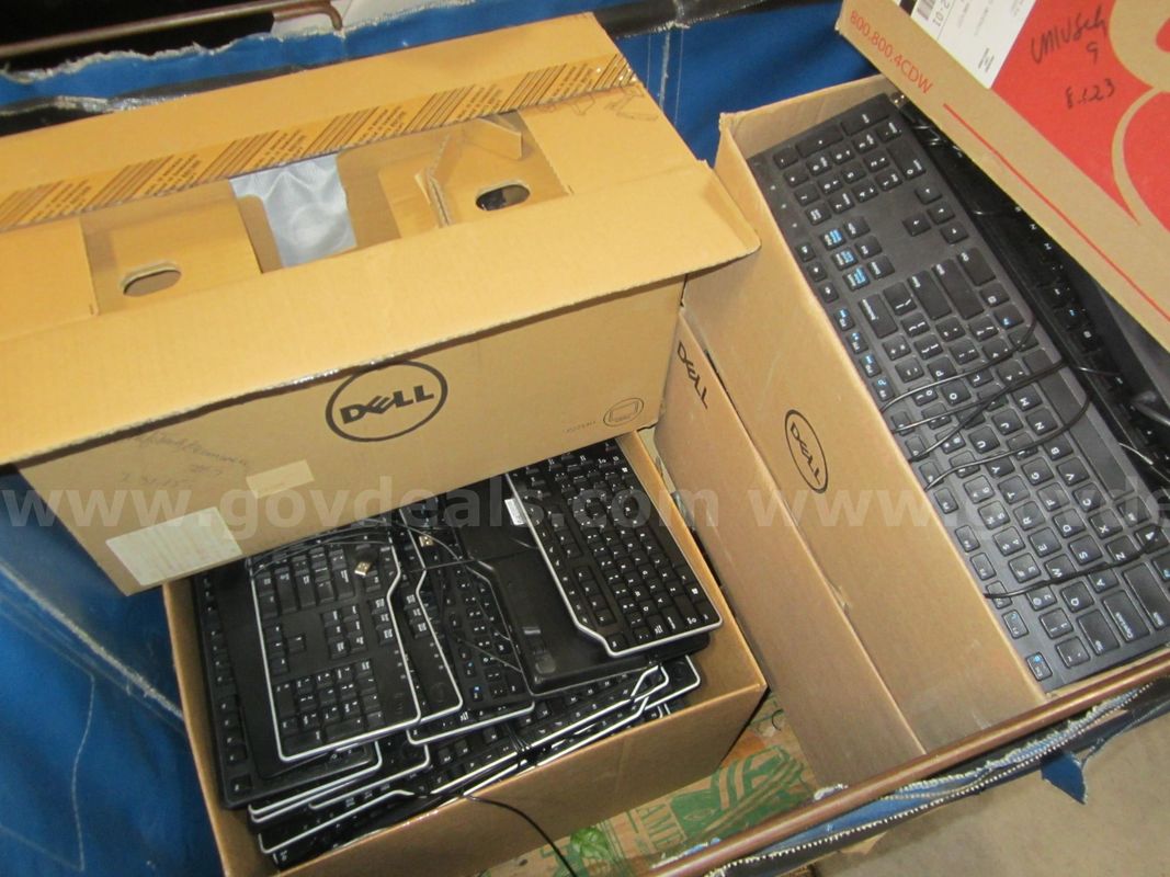 KEYBOARDS, MONITOR AND MORE LOT CR-555