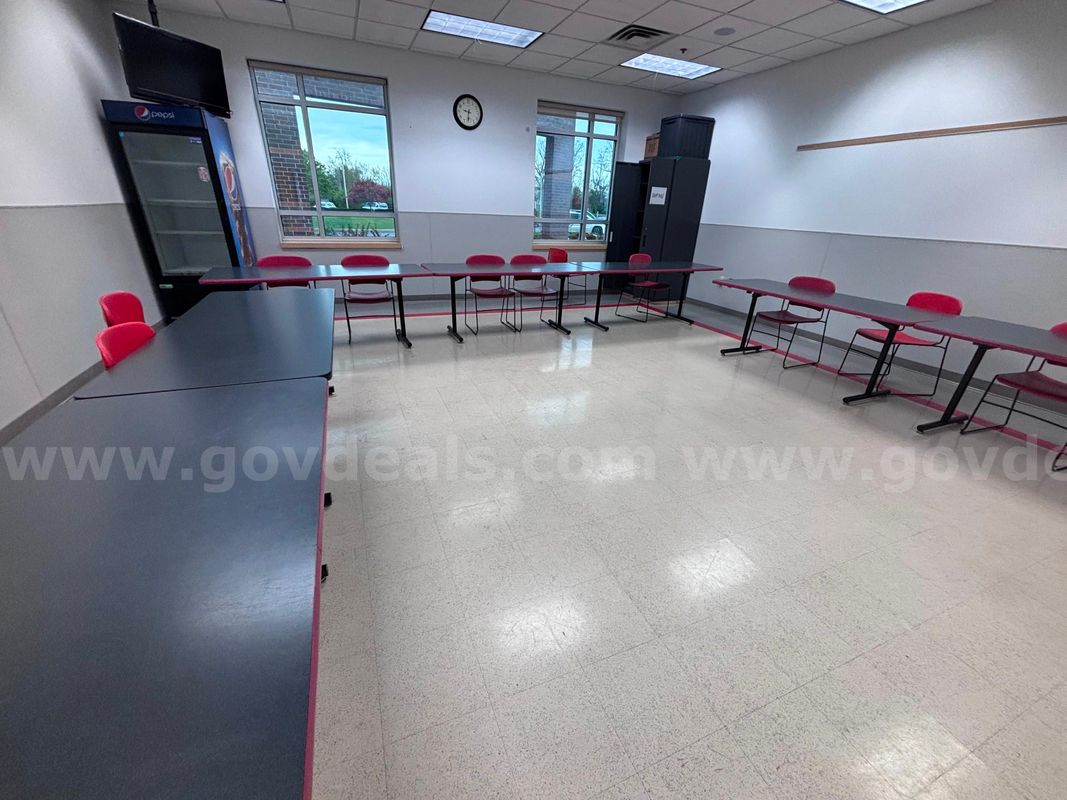 Lot of 7 Foldable Tables