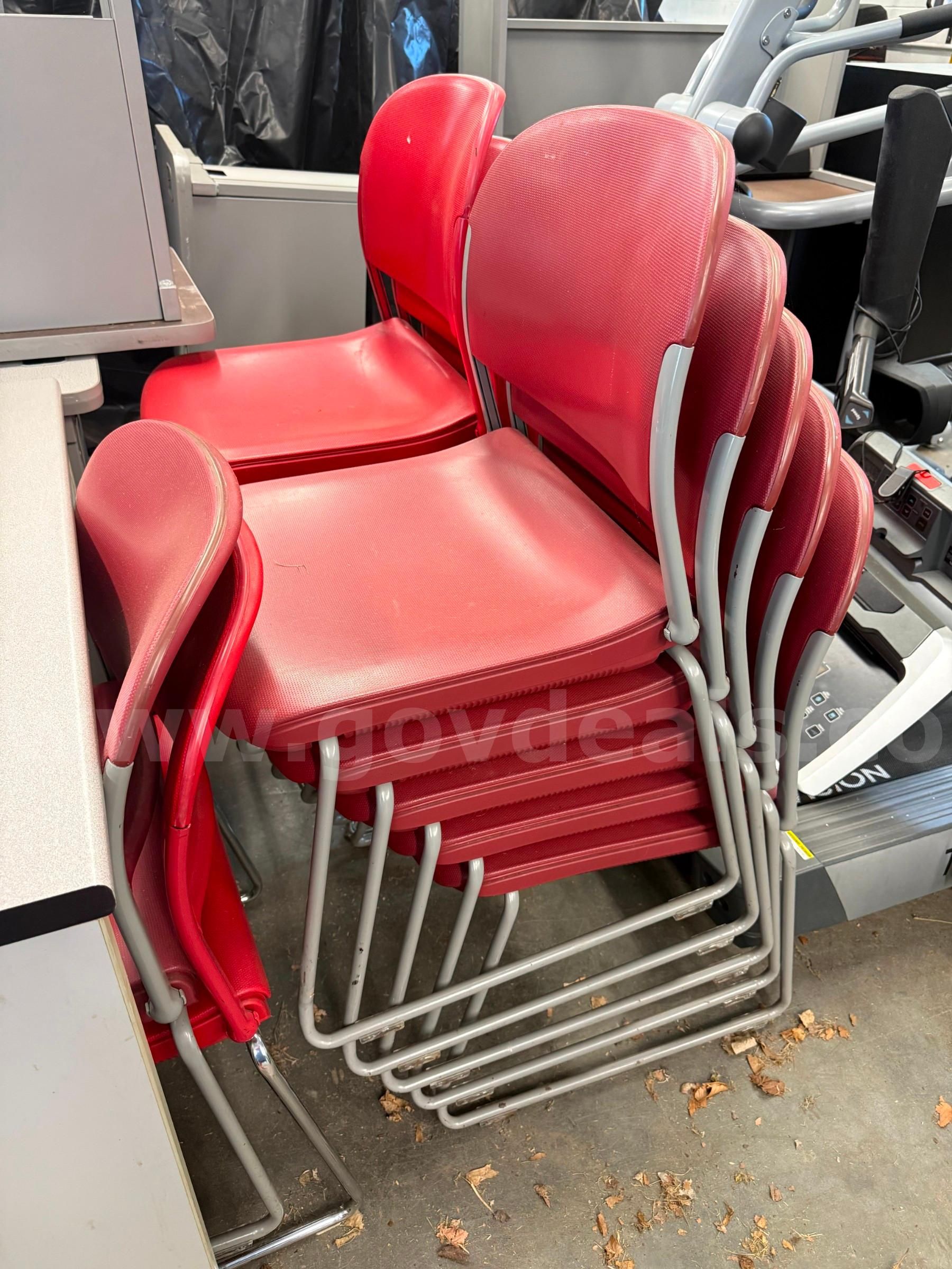 Lot of 22-24 chairs