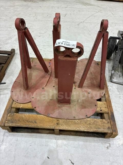 (Qty. 4) Pipe Stands (Lic 3108101) Palmdale