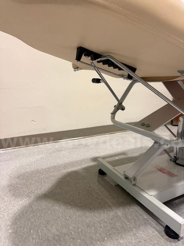 2 Facial Beds