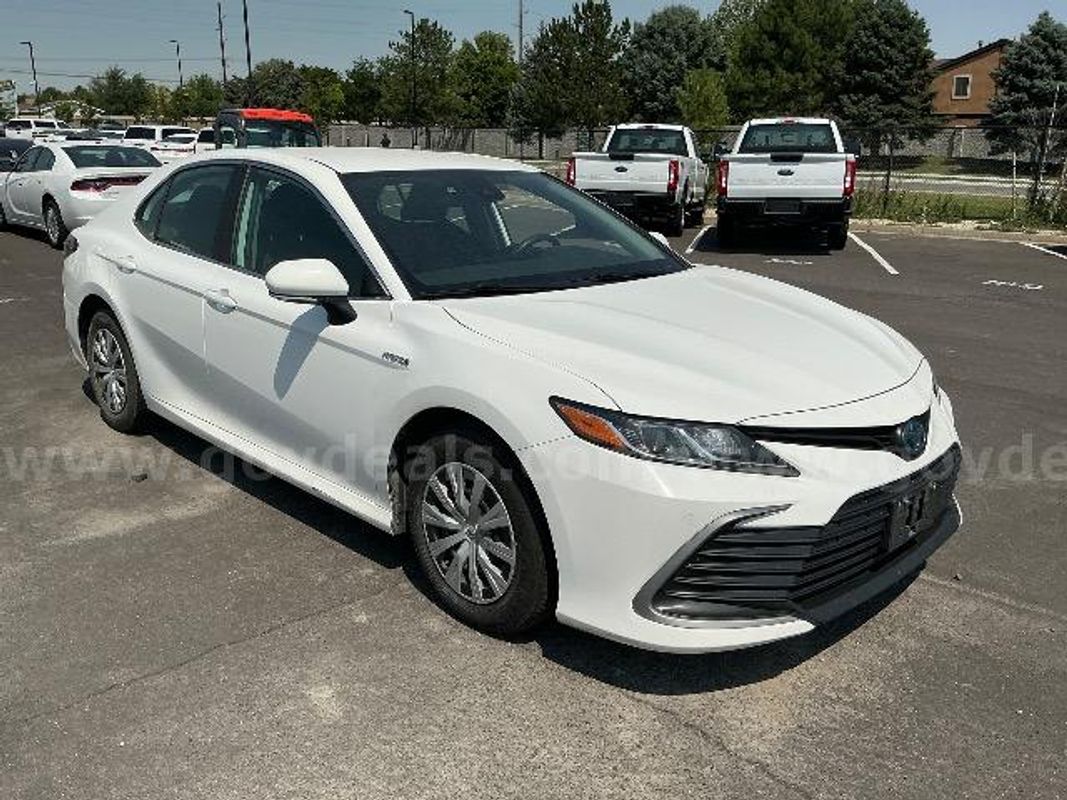 2021 Toyota Camry Le 4 Door Hybrid Sedan -- Unleaded/Electric