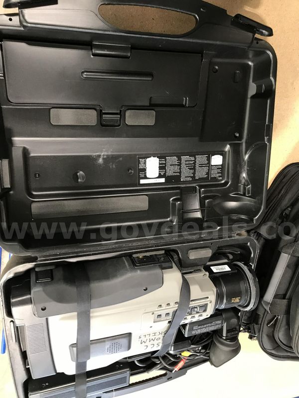 Used panasonic S-VHS Reporter. (s2)