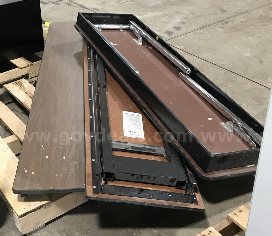 3 used folding tables. (S2)