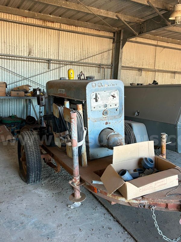Welding Machine, Trailer Mounted, Lincoln SA-200, Qty 1