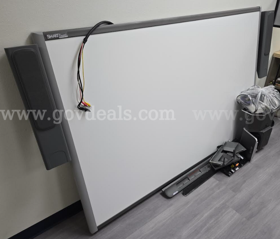 SmartBoard and Associated Parts/Projector