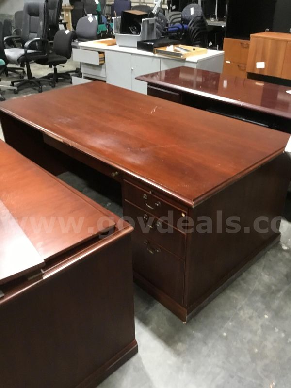 3 DESK