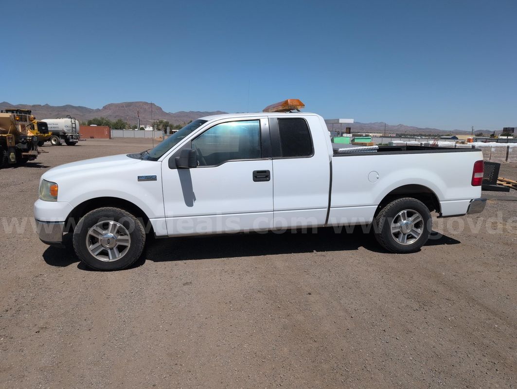 2006 Ford F-150 XLT SuperCab 5.5-ft Box 2WD