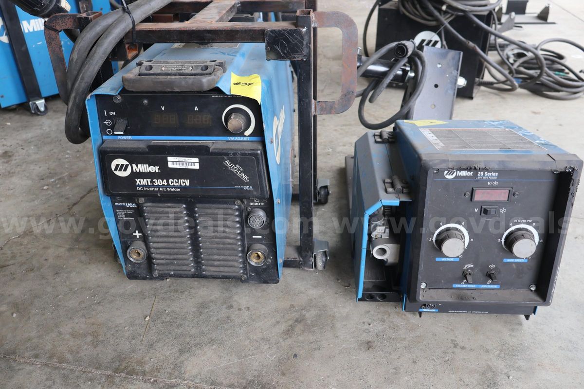Miller 304XMT CC/CV Welder w/20 Series Wire Feeder