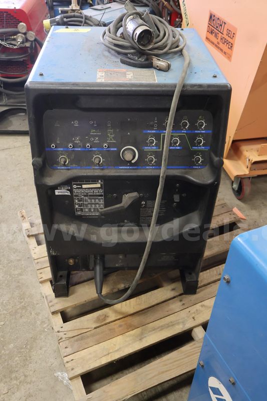 Miller Syncrowave 250 DX Welder