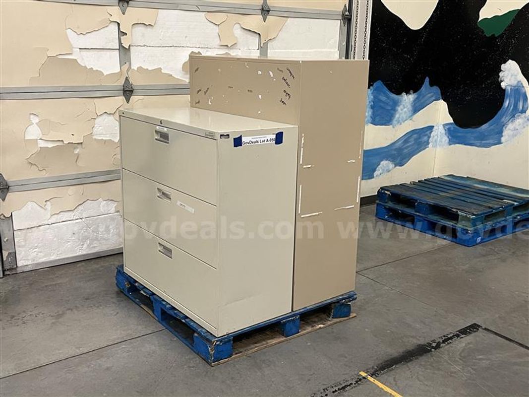 Metal Cabinets Lot A-950